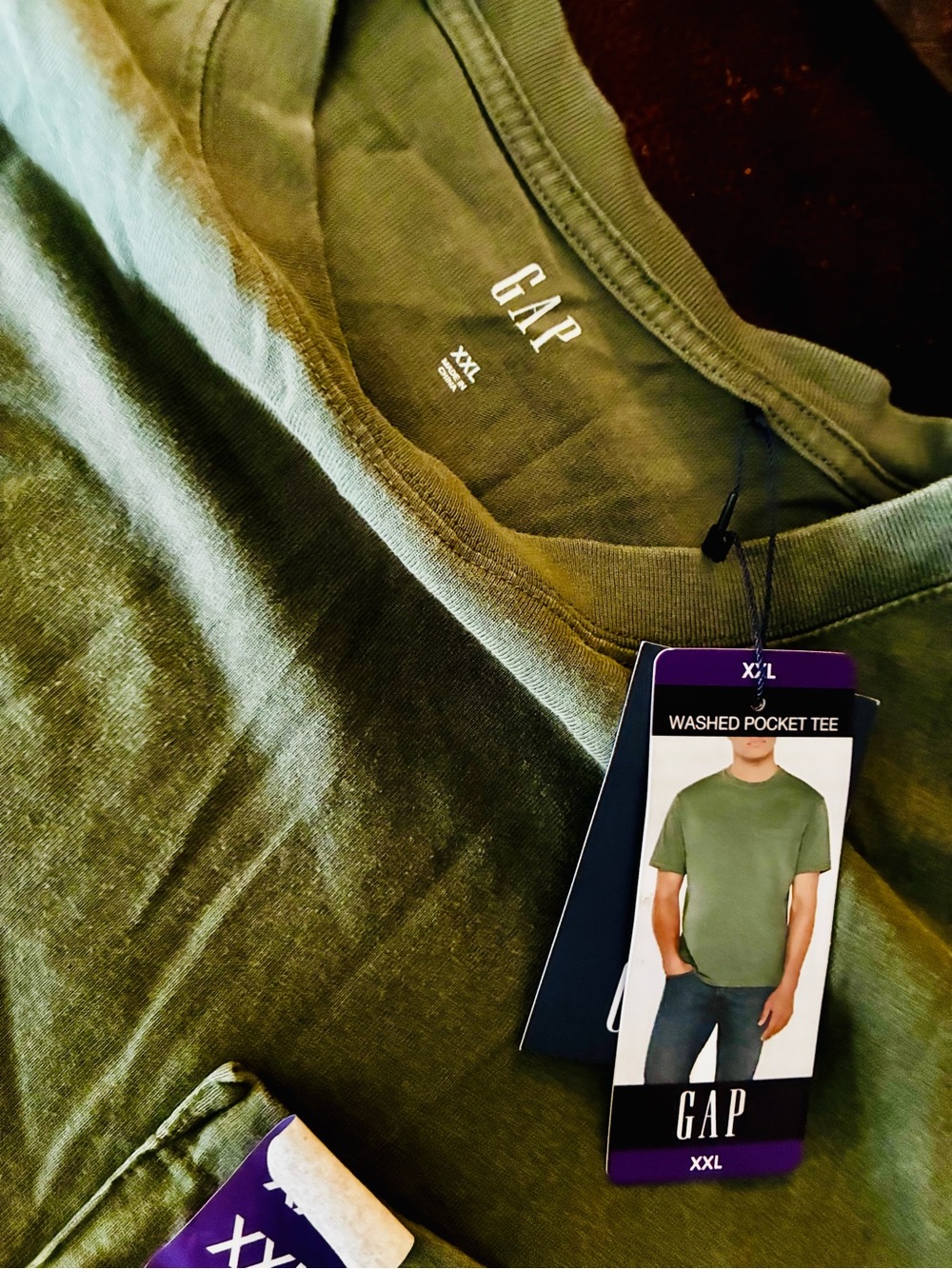 BNWT Men’s GAP Washed Pocket Tee in Olive